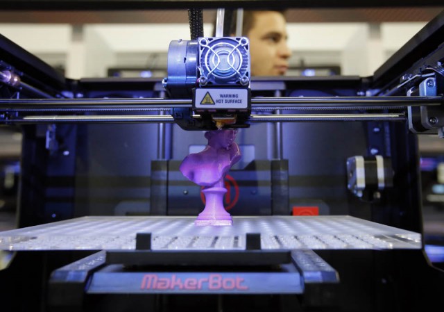 дешевый принтер MakerBot 2X